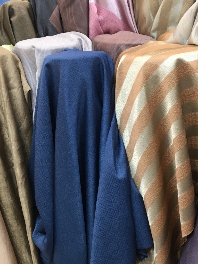 ผ้าม่านกันUV ลดราคา 50% ทั้งร้าน บริษัท แฟบริค พลัส ตลาดพาหุรัด