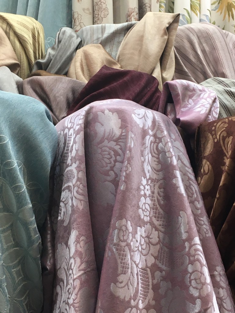 ผ้าม่านจัดโปรลดราคา 30-60% ทั้งร้าน ที่บริษัทผ้าม่าน แฟบริค พลัส ตลาดพาหุรัด