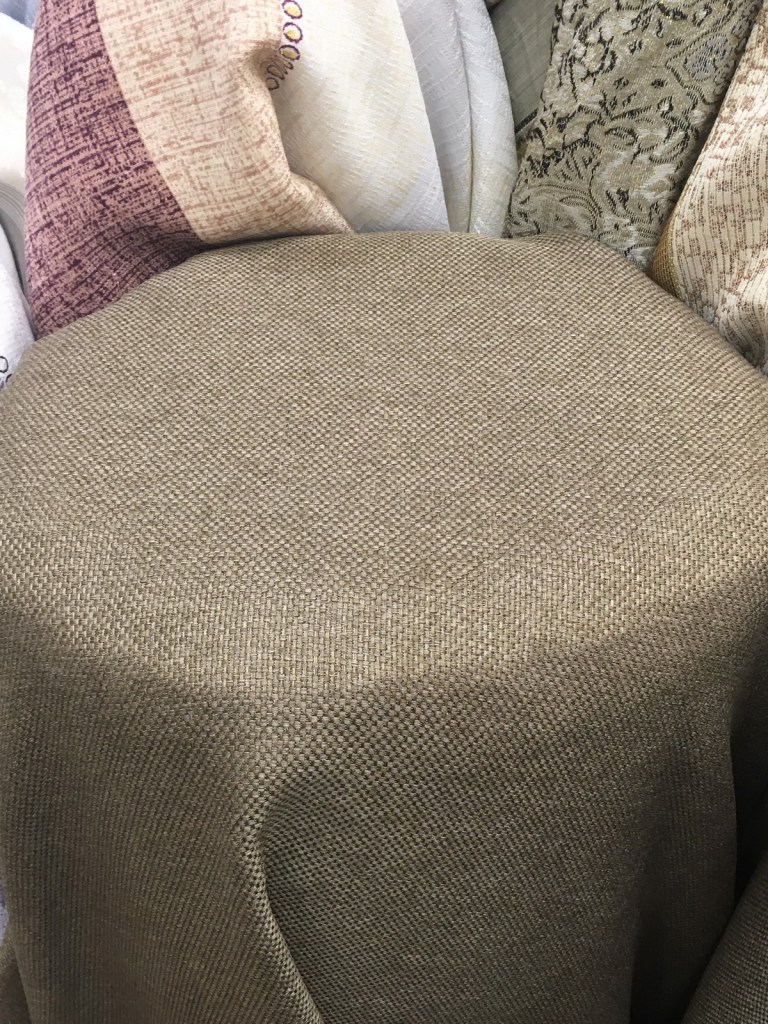 ซื้อผ้าม่านยกม้วน ที่ บริษัท แฟบริค พลัส คลังผ้าม่านที่มีจำนวนผ้าให้เลือกมากที่สุดแห่งหนึ่งในประเทศ