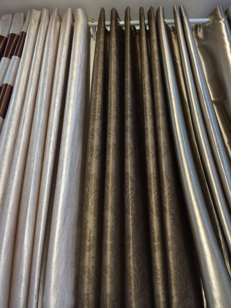 ร้านผ้าม่าน บริษัท Fabric Plus ขายผ้าม่านกันUV สวย ราคาถูก