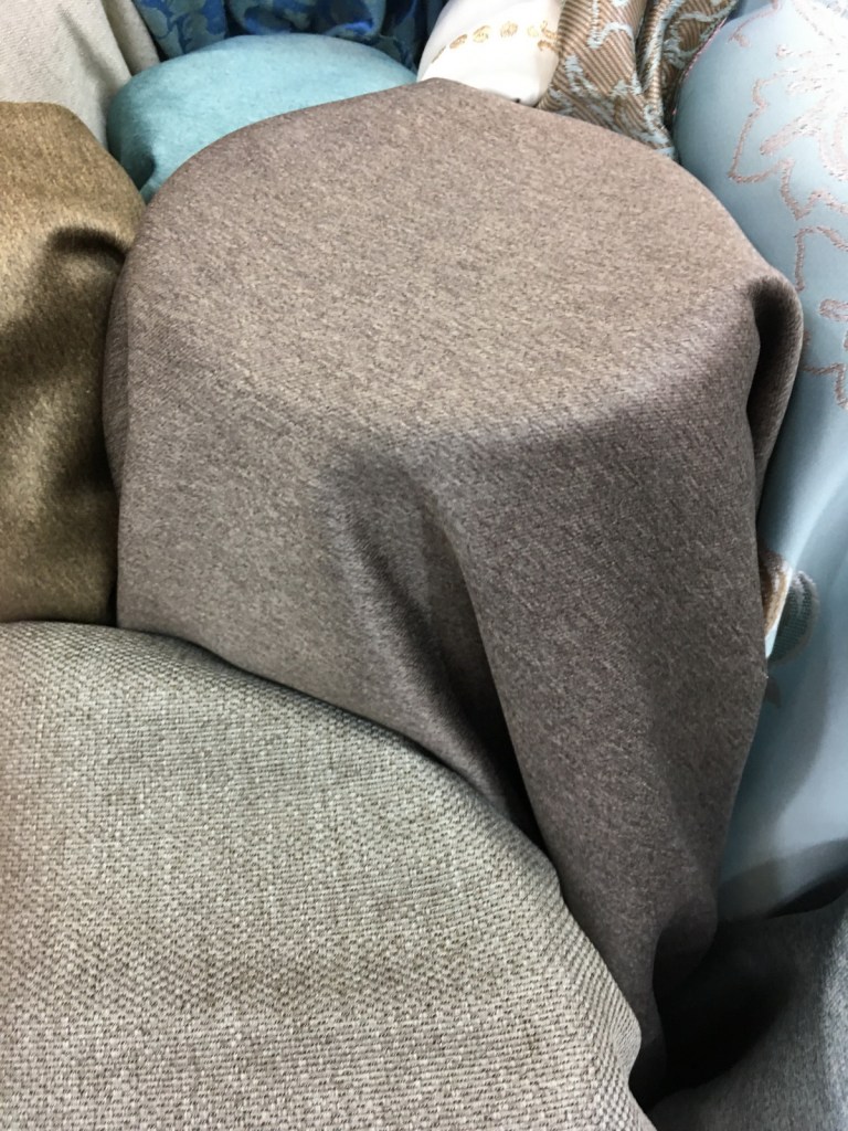 ผ้าหุ้มเบาะซาติน เนื้อหนาพิเศษ หน้ากว้างพิเศษ สีน้ำตาล Earth Tone