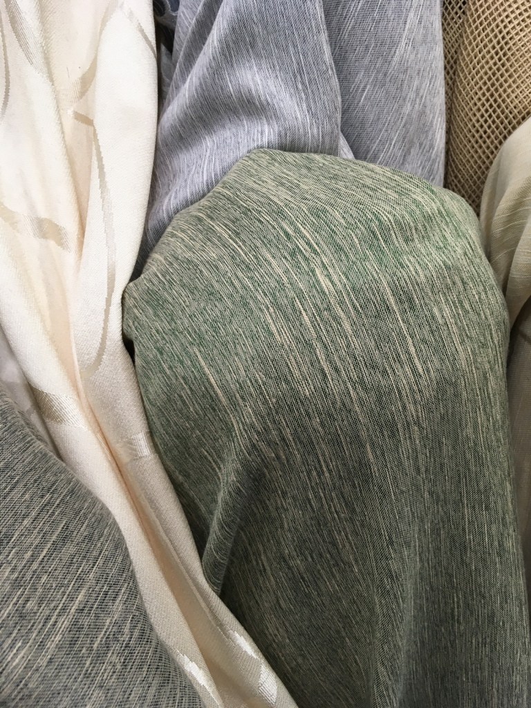 ผ้าหุ้มเบาะ เนื้อหนาพิเศษ พื้นสีเทาอมเขียว Palm