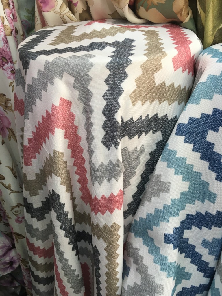 ผ้าม่านลาย Chevron สไตล์คอนเท็มโพรารี่