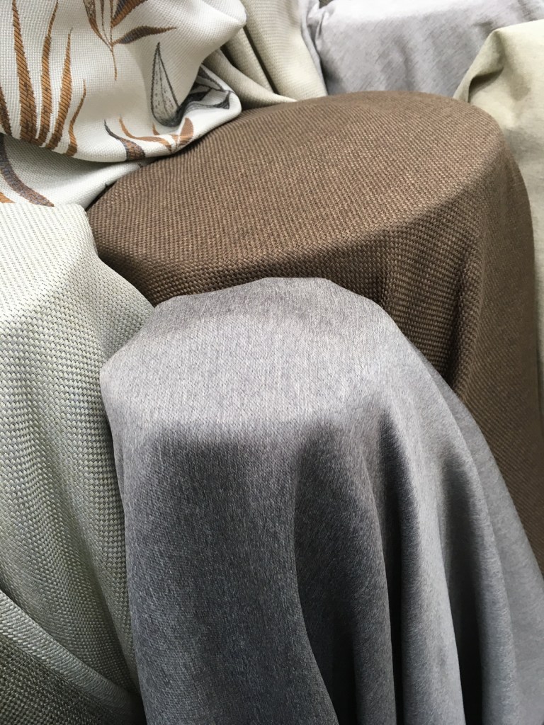 ผ้าหุ้มเบาะซาติน เนื้อหนาพิเศษ หน้ากว้างพิเศษ สีเทา