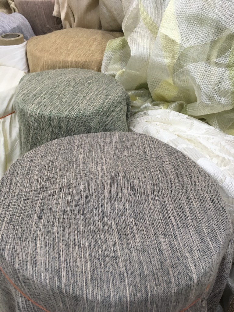 ผ้าหุ้มเบาะ เนื้อหนาพิเศษ พื้นสีเทา Palm