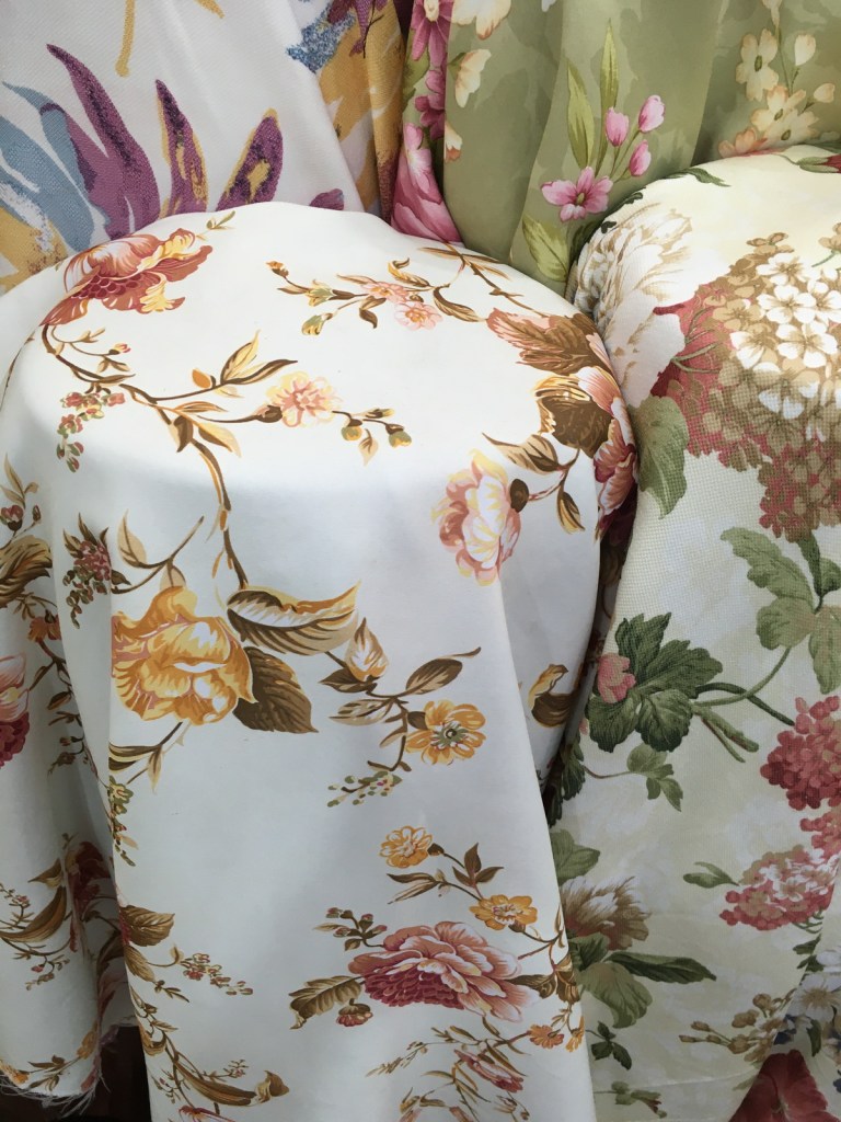 ผ้าหุ้มเบาะเนื้อหนานุ่ม ลายดอกไม้ แนววินเทจ สว่างสดใส